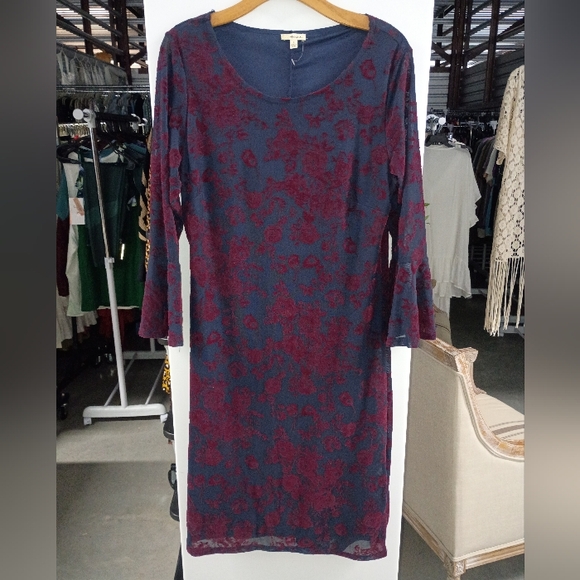 Haani Dresses & Skirts - Haani Blue and Red Sheath Dress Short Sleeve Scoop Neck